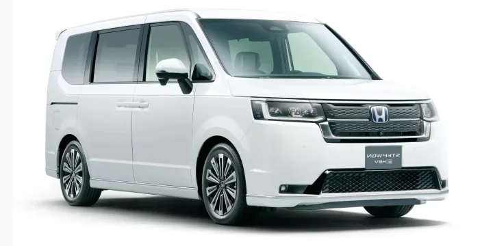 2022 Honda Stepwgn exterior main image