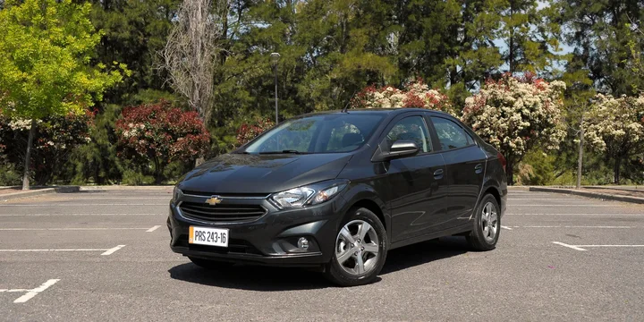 2016 Chevrolet Prisma exterior main image