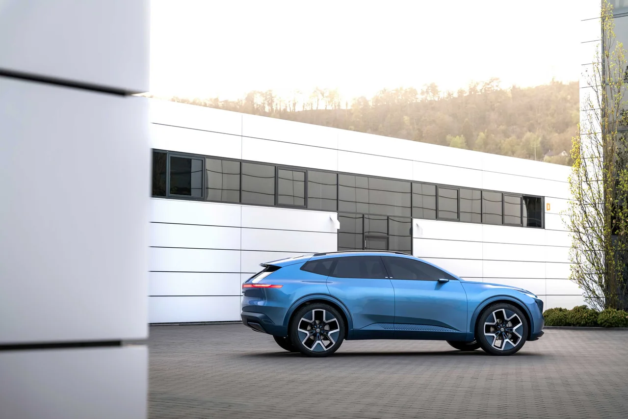 Exterior 3