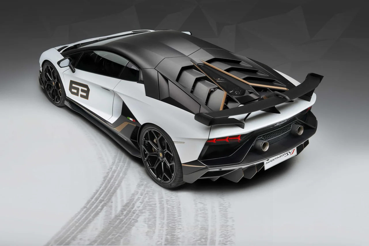 Exterior 10