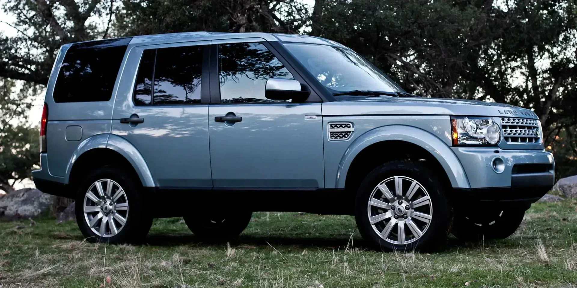 2010 Land Rover LR4 photo 1
