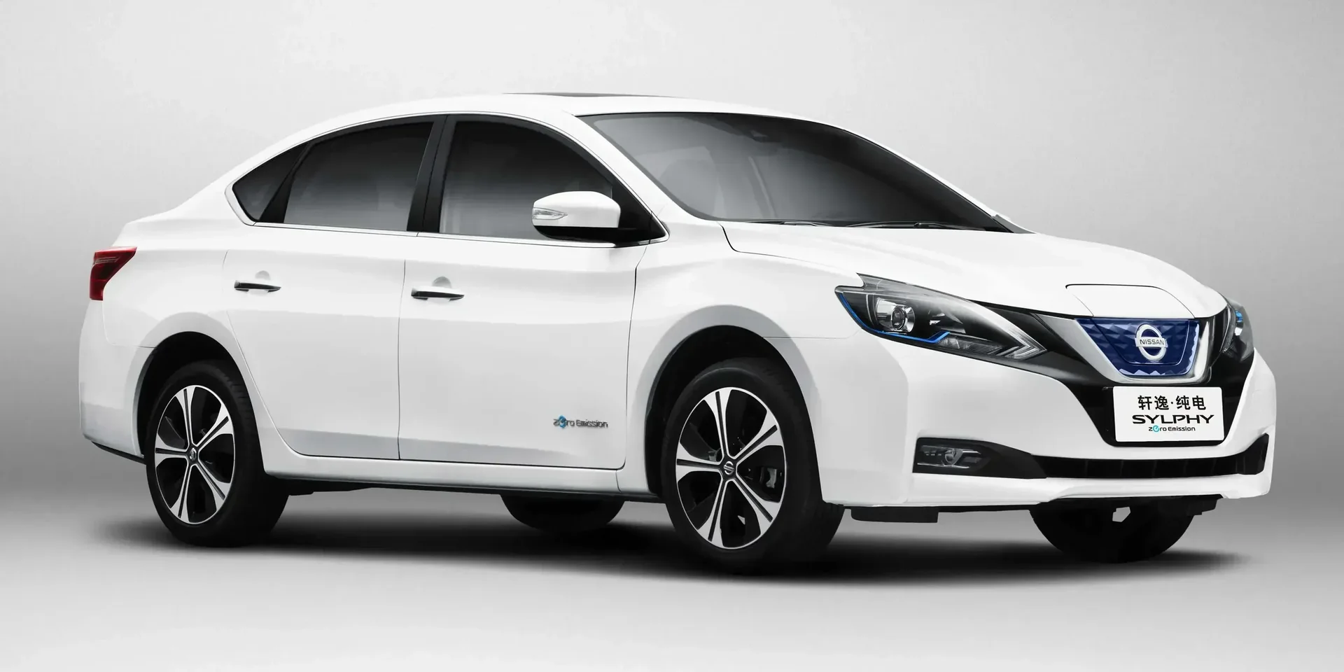 2018 Nissan Sentra Sylphy Zero Emission photo 1