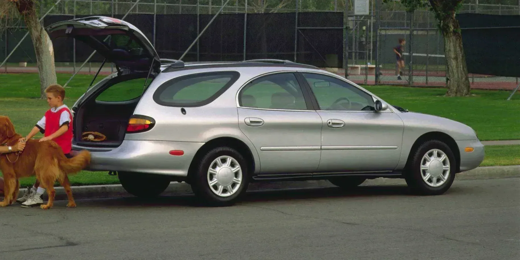 1996 Ford Taurus photo 1