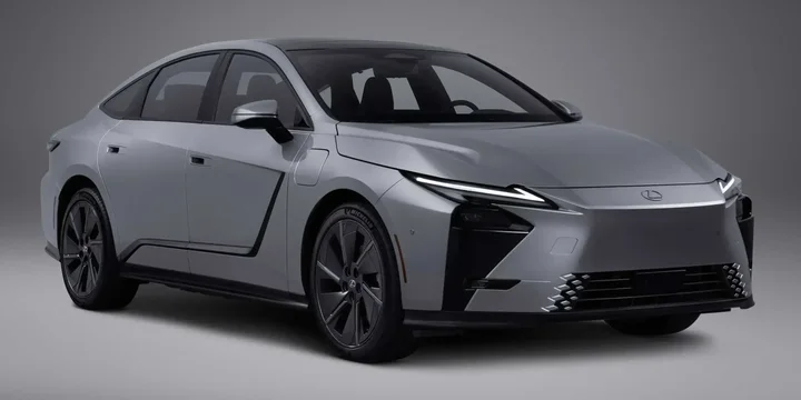 2026 Lexus 2026-lexus-es-500e main image