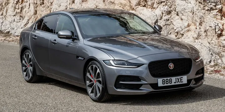 2020 Jaguar 2020-jaguar-xe-d180 main image
