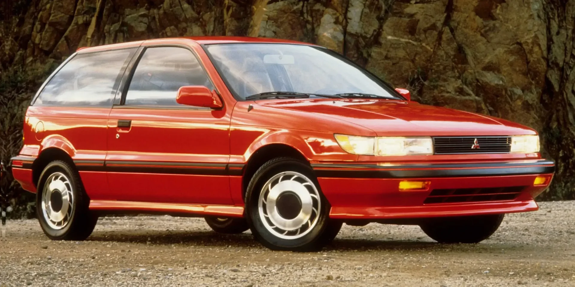 1989 Mitsubishi Mirage photo 1