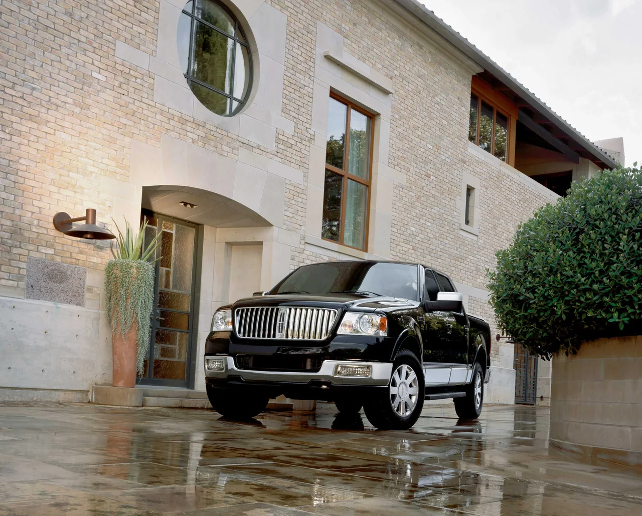 Exterior 4