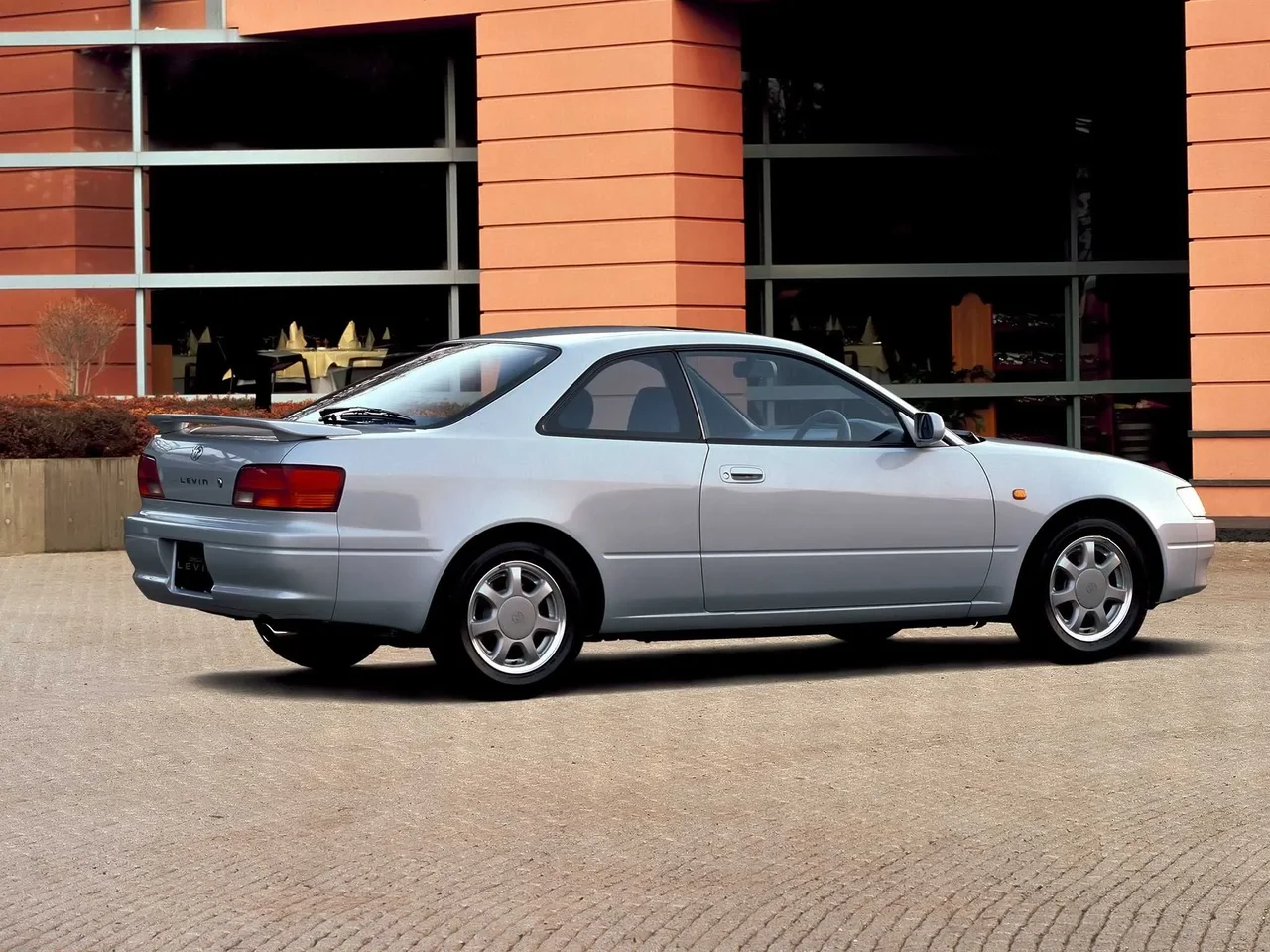 Exterior 8