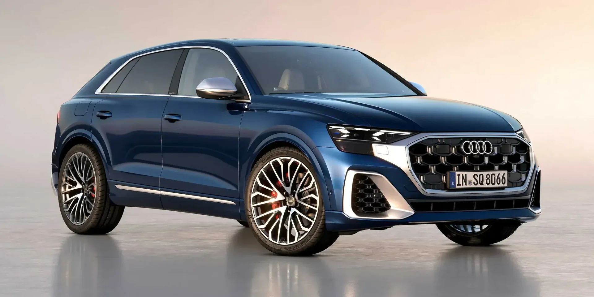 2024 Audi Q8 SQ8 TFSI quattro photo 1