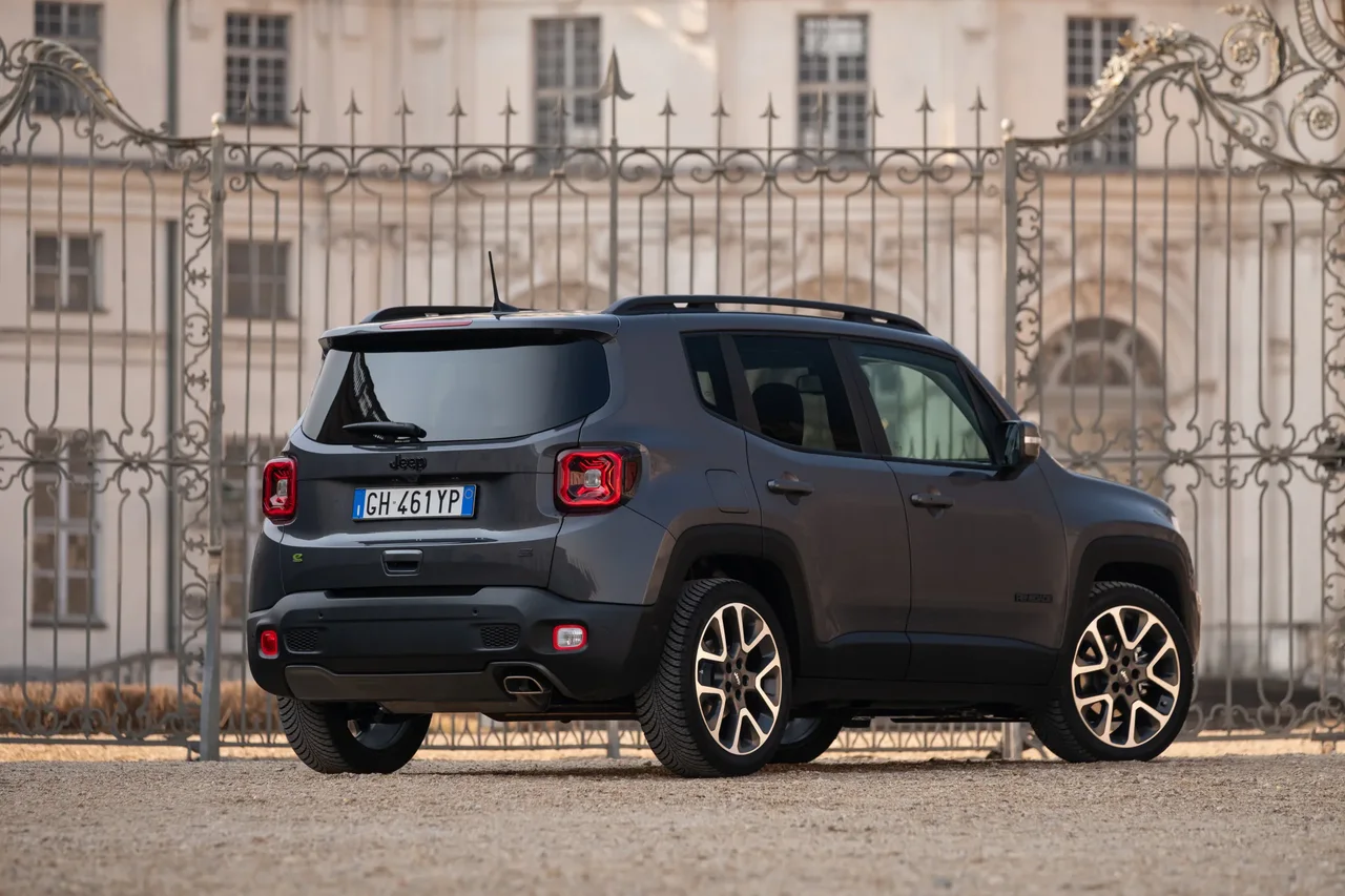 Exterior 4