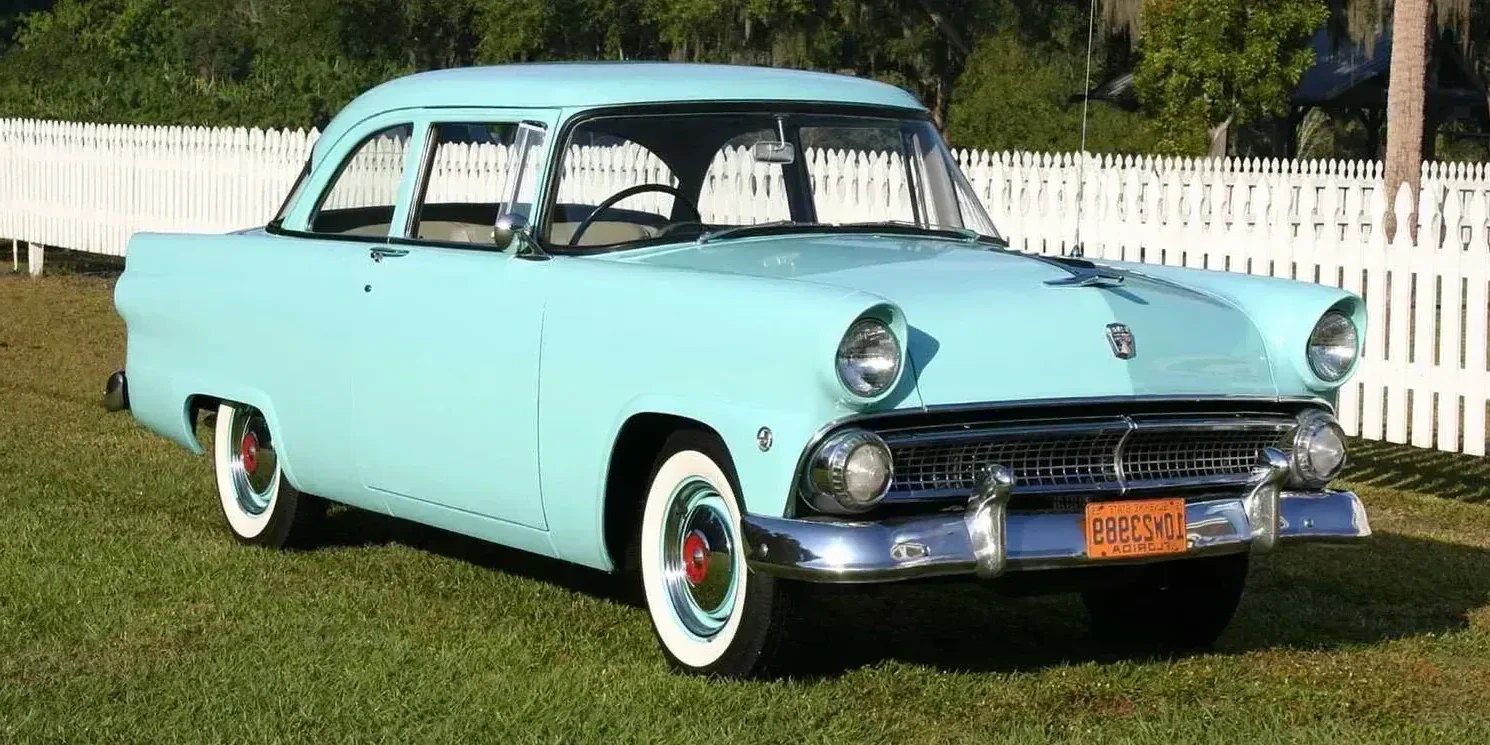 1955 Ford Mainline Tudor photo 1