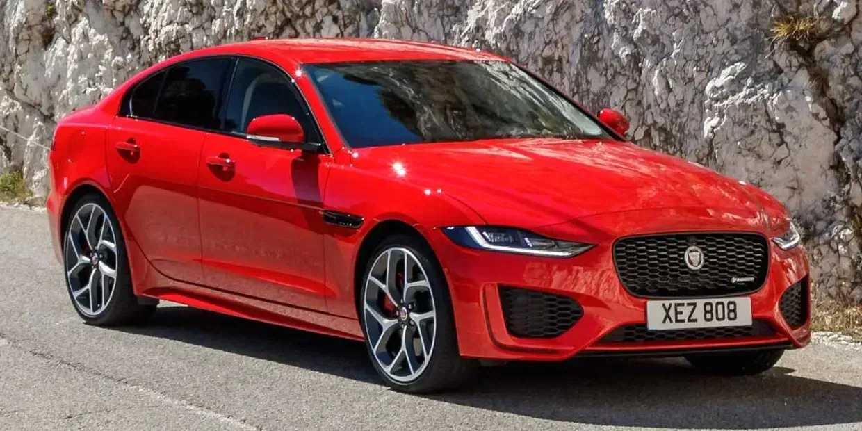 2020 Jaguar XE photo 1
