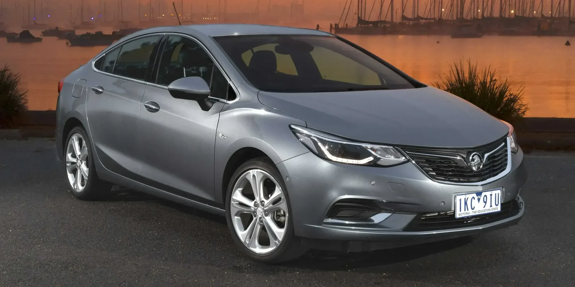 2020 Holden Astra photo 1