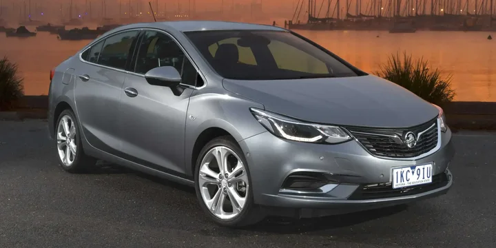 2017 Holden 2017-holden-astra-14-t main image