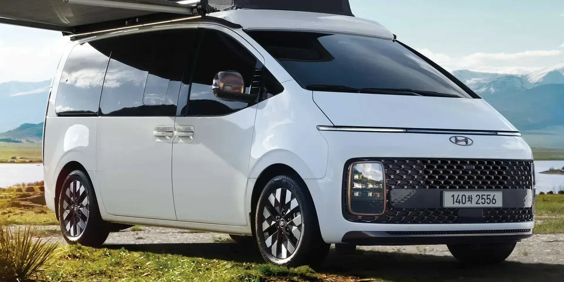 2026 Hyundai Staria Camper photo 1