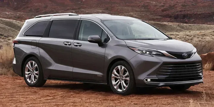 2021 Toyota 2021-toyota-sienna-hybrid-e main image