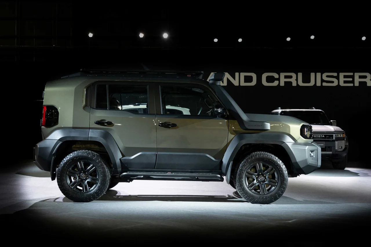 Exterior 3