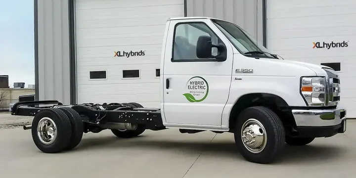 2015 Ford 2015-ford-e-series-e-350-super-duty-54-v8-sefi-2v-ffv-torqshift-5-speed main image
