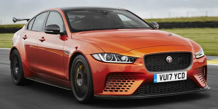 2017 Jaguar 2017-jaguar-xe-sv-project-8-quickshift-8-speed main image