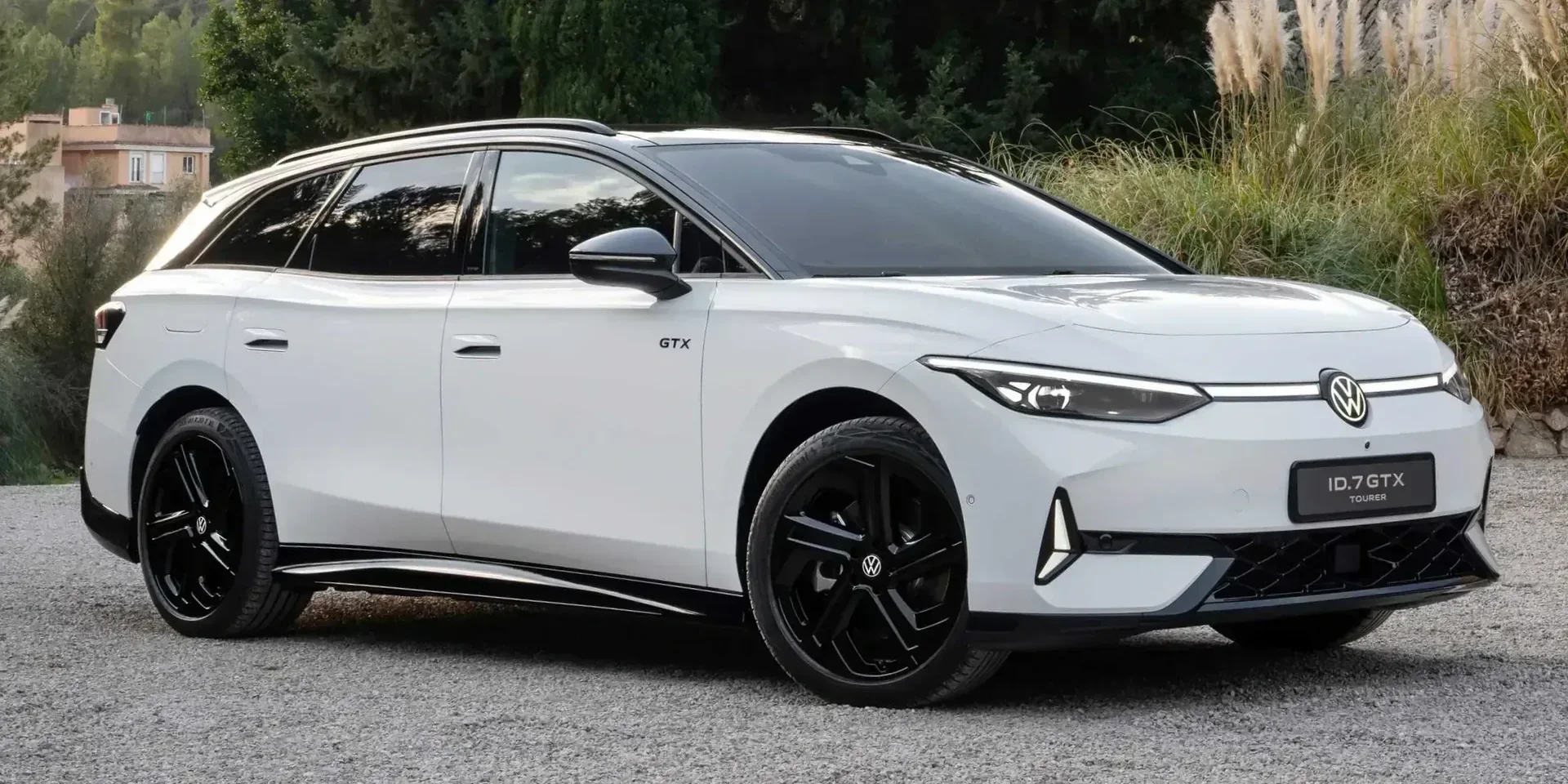 2025 Volkswagen ID.7 GTX photo 1