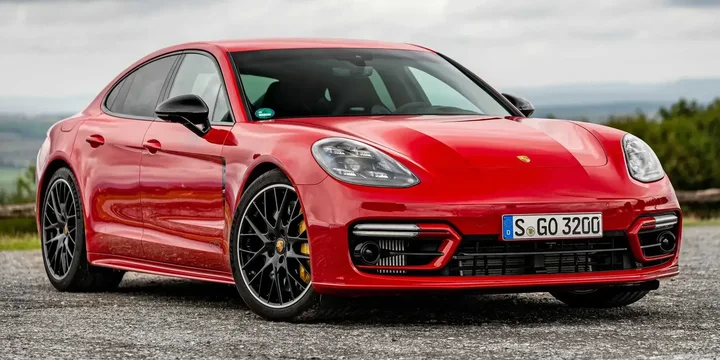 2021 Porsche 2021-porsche-panamera-gts main image