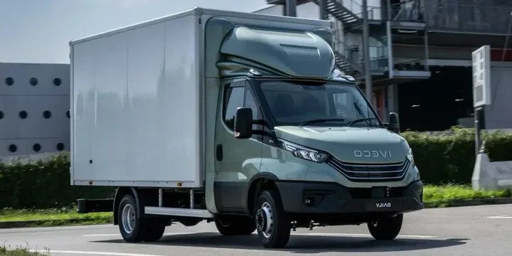 2025 Iveco 2025-iveco-daily-72-180-chassis-cab main image