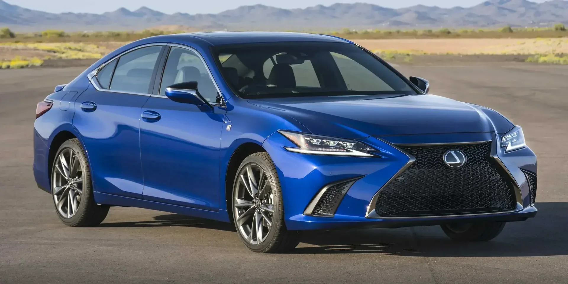 2021 Lexus ES photo 1