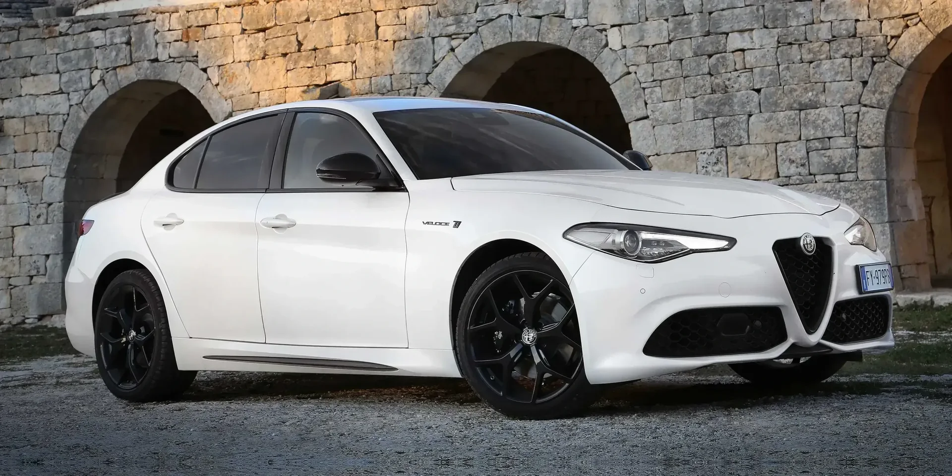 2020 Alfa Romeo Giulia photo 1