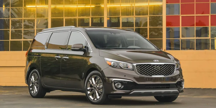 2015 Kia Carnival exterior main image
