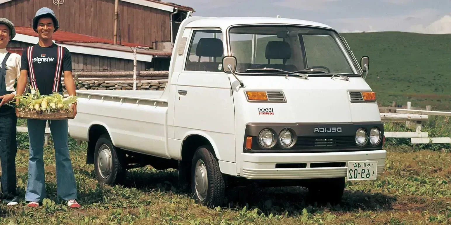 1975 Mitsubishi Delica photo 1