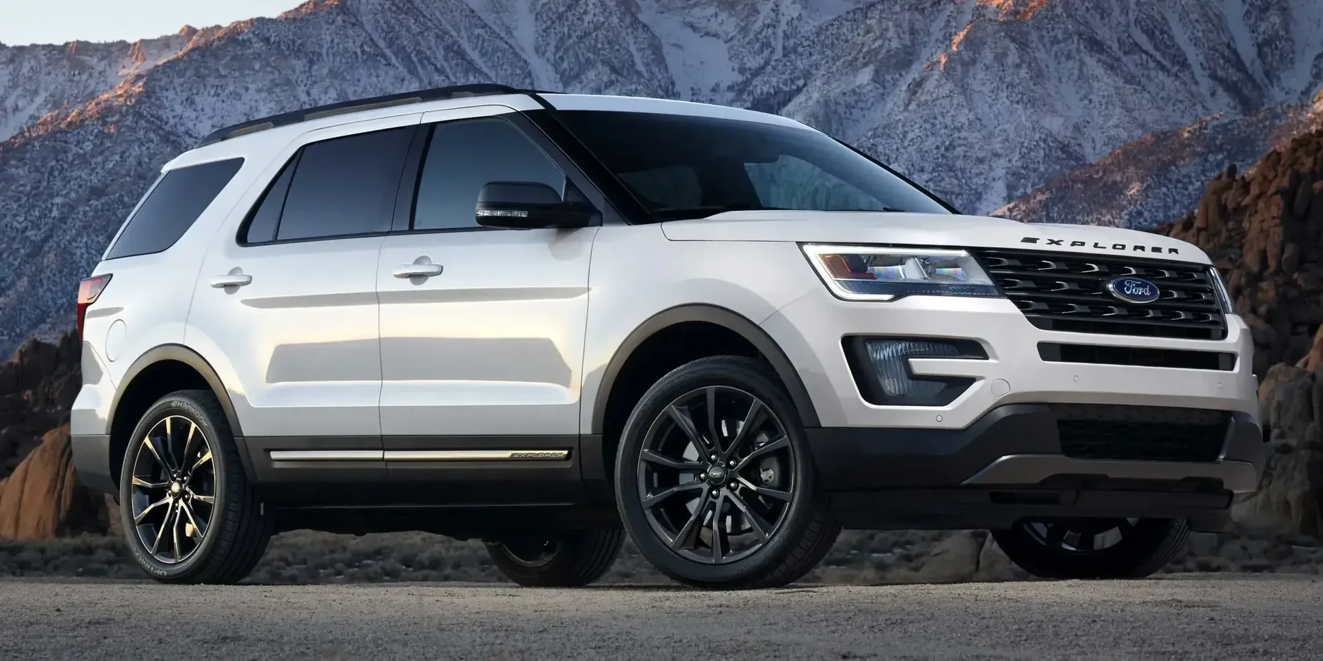 2016 Ford Explorer photo 1