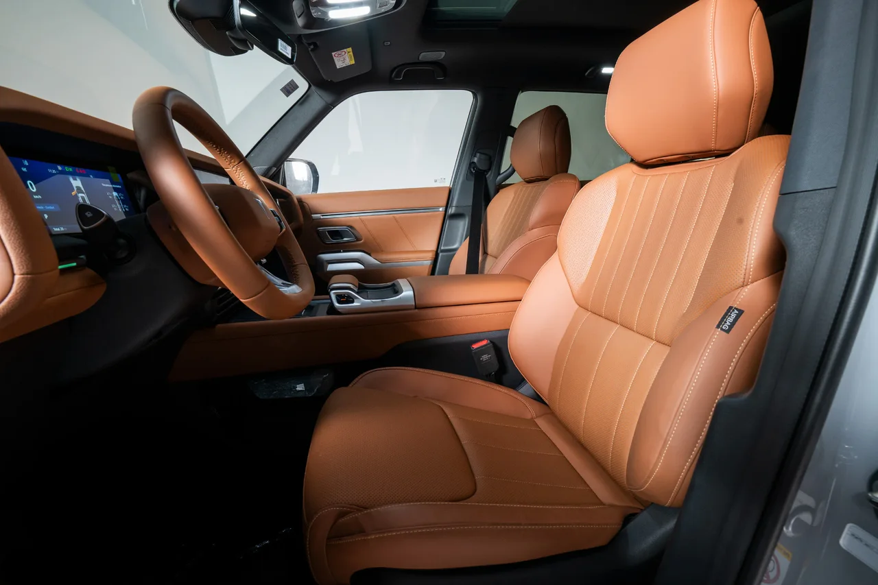 Interior 3