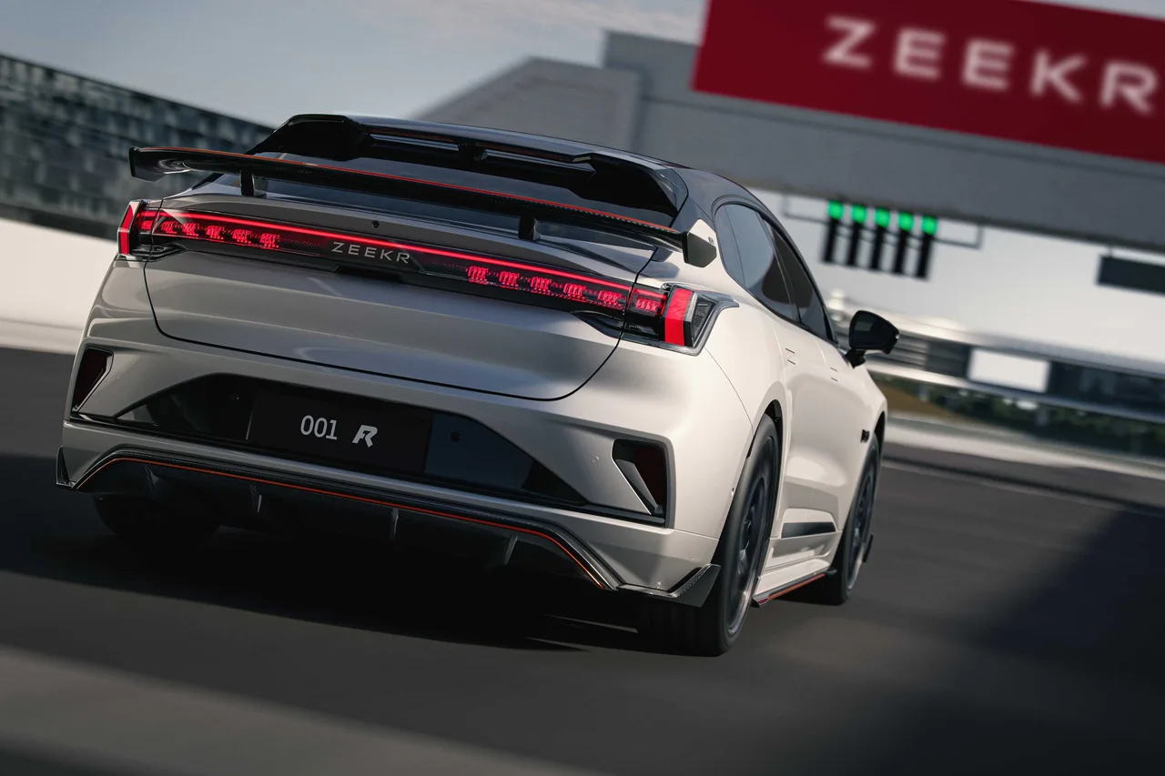Exterior 9