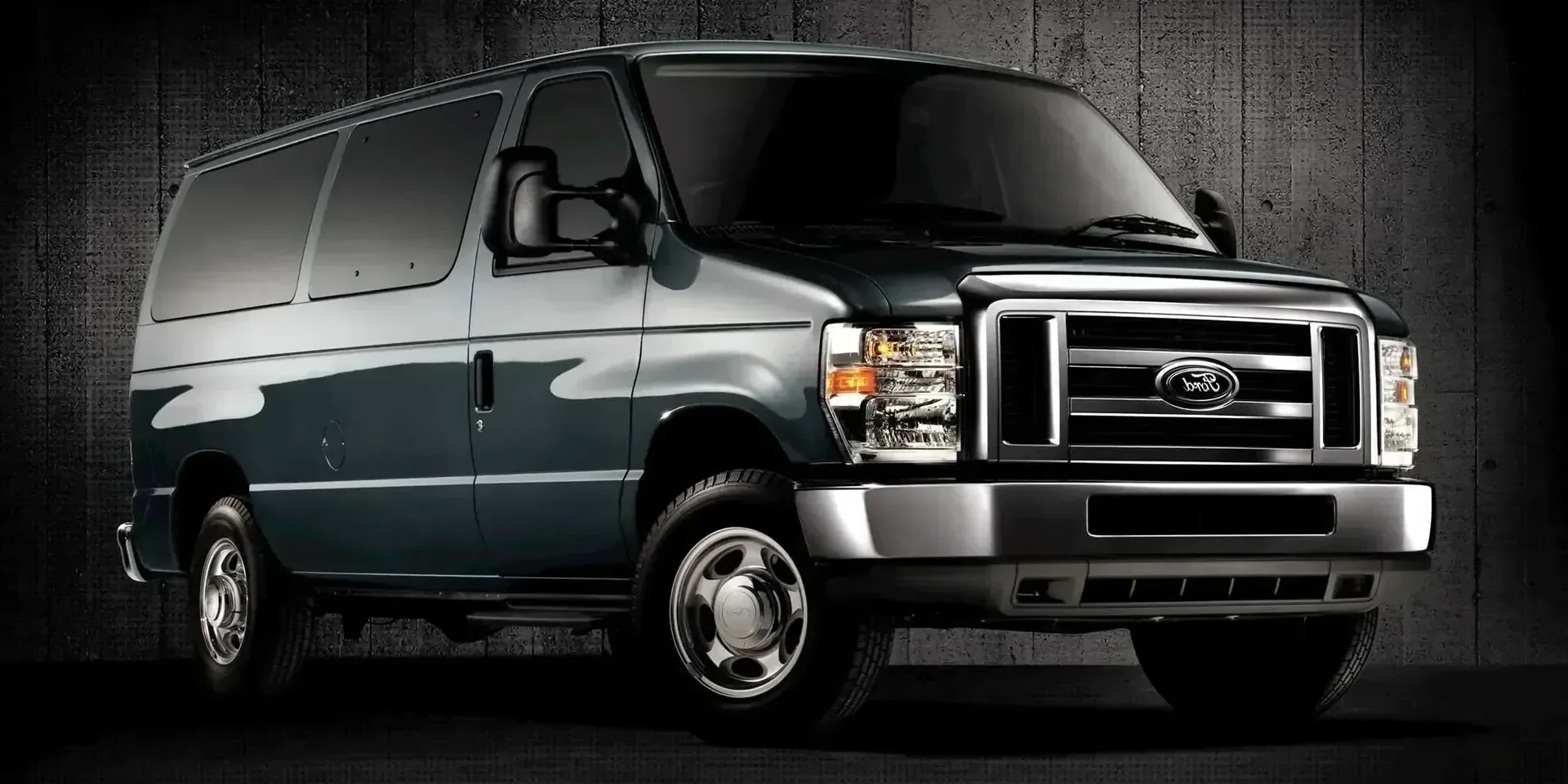 2014 Ford E-Series E-350 Super Duty photo 1