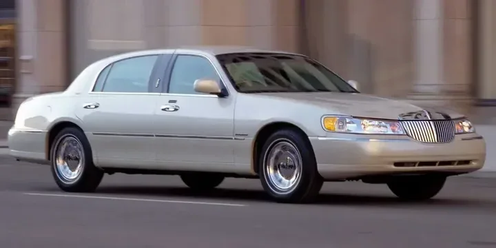 2000 Lincoln 2000-lincoln-town-car main image