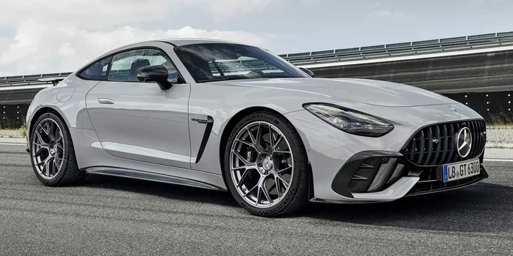 2025 Mercedes-Benz 2025-mercedes-benz-amg-gt-63-po-4matic-2-seater-amg-speedshift-mct-9-speed main image