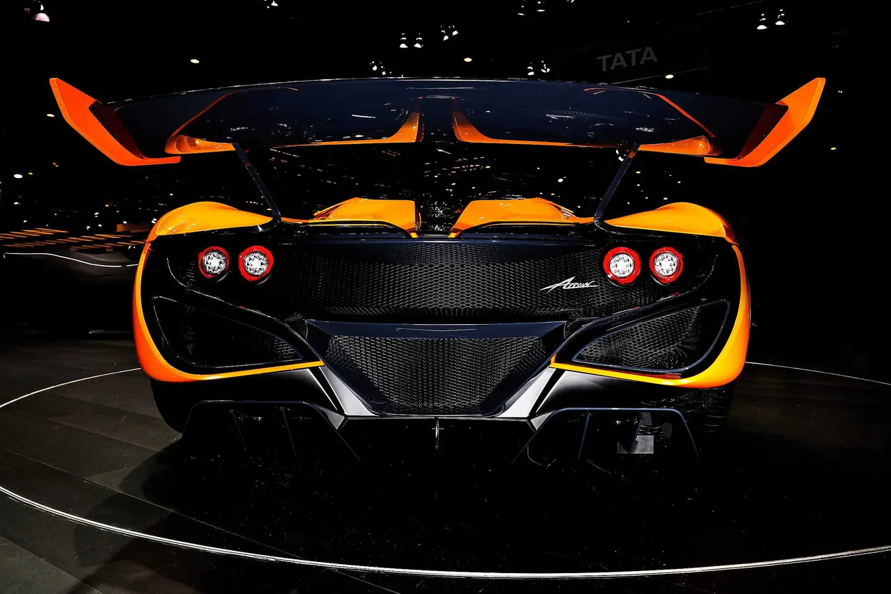 Exterior 15